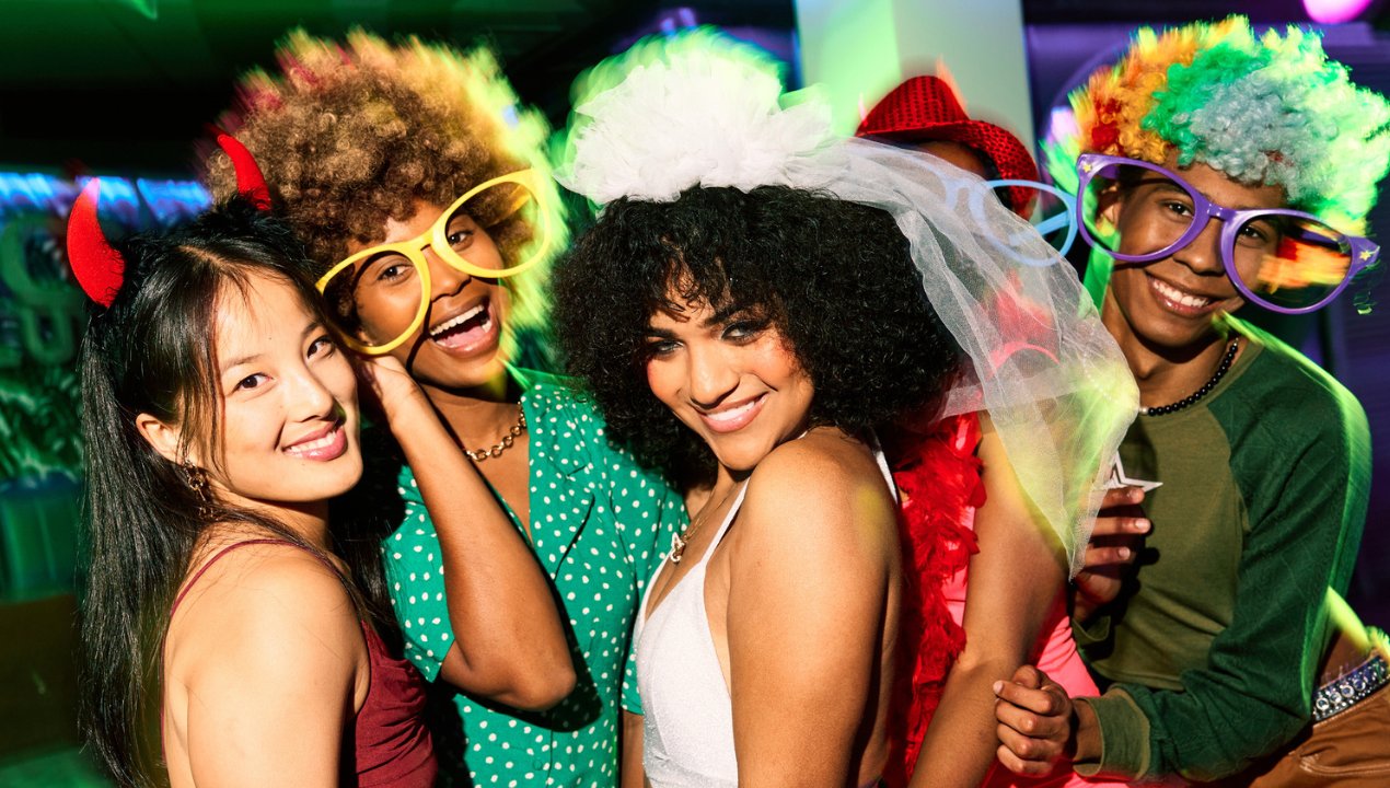 Przebrania i tańczący faceci to kicz. Są też lepsze hity na wieczór panieński niż limuzyna